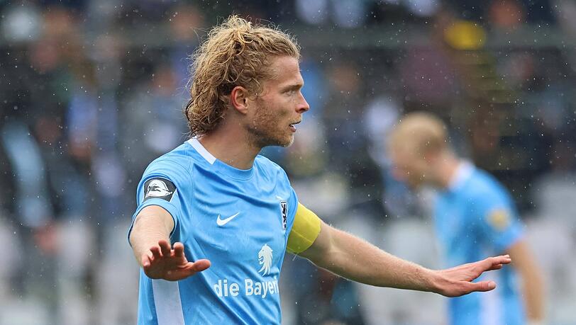 Löwen-Kapitän Jesper Verlaat. Löwen-Kapitän Jesper Verlaat.
