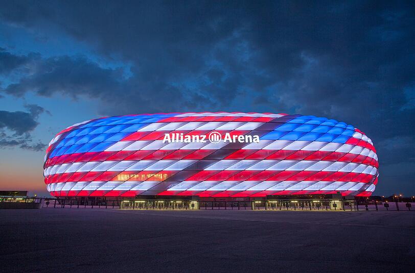 München leuchtet: Anlässlich des St. Patrick's Days erstrahlen die Allianz Arena und der Olympiaturm in grün. Sehen Sie hier die schönsten Beleuchtungen der Arena.