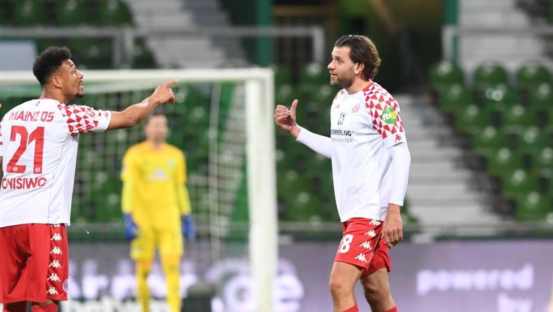 Adam Szalai (r) sorgte für das 1:0 von Mainz in Bremen.