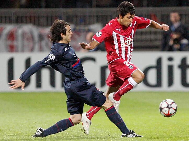 Könnte sich einen Wechsel zum FC Bayern vorstellen: Benoit  Tremoulinas (l.)