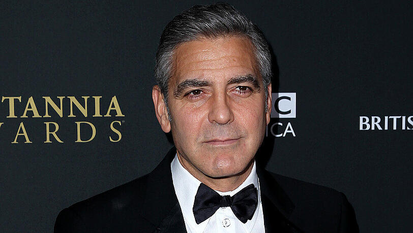 Die Frauen liegen ihm zu Füßen: Hollywood-Star George Clooney Die Frauen liegen ihm zu Füßen: Hollywood-Star George Clooney