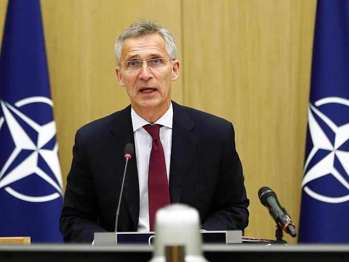 Nato-Generalsekretär Jens Stoltenberg spricht bei der Videokonferenz mit den Verteidigungsministern der Partnerstaaten.