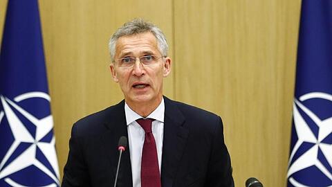 Nato-Generalsekretär Jens Stoltenberg spricht bei der Videokonferenz mit den Verteidigungsministern der Partnerstaaten.
