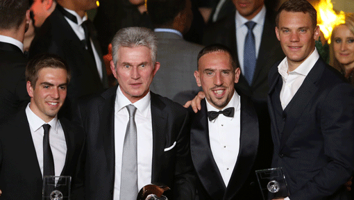 ie Bayern räumen ab: Philipp Lahm, Franck Ribery und Manuel Neuer stehen in der Fifa-Weltelf 2013, Jupp Heynckes (2.v.l.) ist Welttrainer des Jahres. ie Bayern räumen ab: Philipp Lahm, Franck Ribery und Manuel Neuer stehen in der Fifa-Weltelf 2013, Jupp Heynckes (2.v.l.) ist Welttrainer des Jahres.