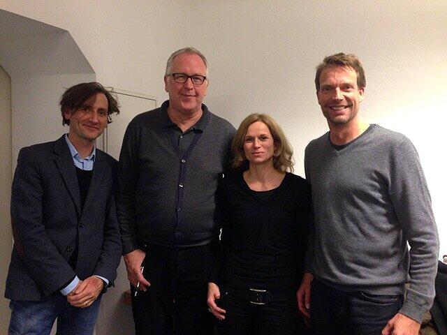 Das sind die Kandidaten der Grünen für den BA: (v.links): Peter Hoerauf (Platz 4), Norbert Weigler (Platz 1), Andrea Bachmeier (Platz 5), Markus Stadler (Platz 4). Philippe Louis (Platz 2) musste noch vor dem Phototermin zu seiner jungen Familie eilen.