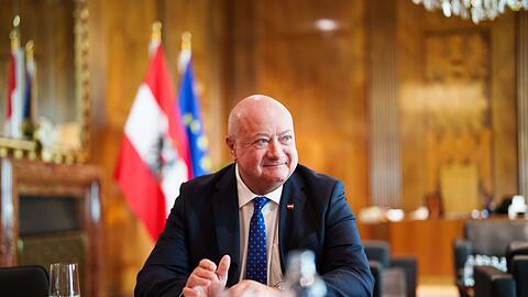 In Österreich streitet die Dreier-Koalition trotz aller großen inhaltlichen Unterschiede - zumindest bisher - kaum.