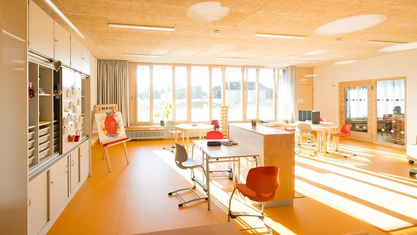 Hell und freundlich sind die Lernräume an der neuen Schule gestaltet.