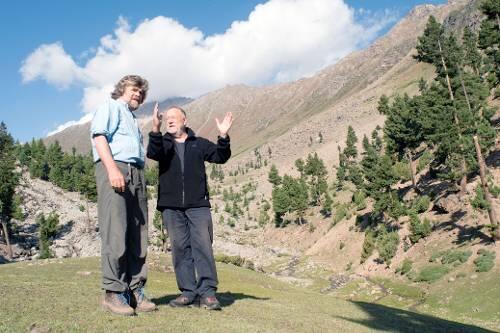 "Wir haben uns nie gestritten", sagt Vilsmaier (r.). Reinhold Messner (l.) war die ganze Zeit während den Dreharbeit am Nanga Parbat dabei.