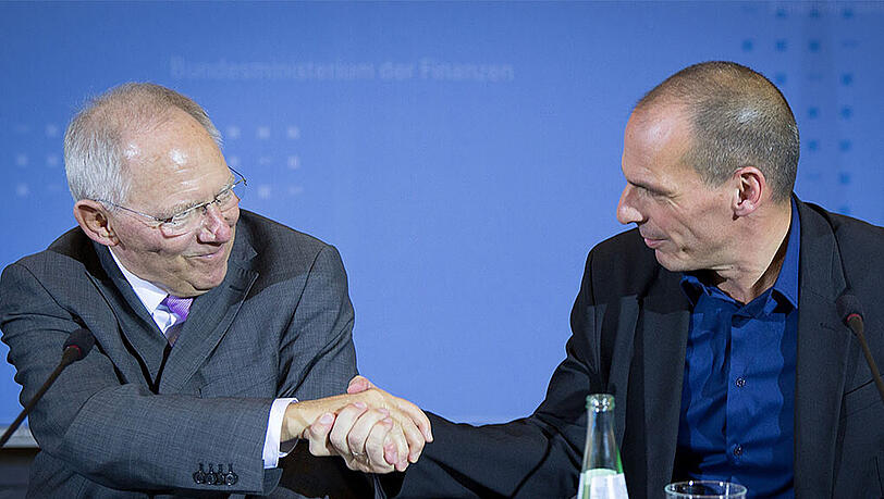 Die EU-Finanzminister haben den griechischen Reformvorschlag am Dienstag durchgewunken. Jetzt gilt es für Wolfgang Schäuble (l.), Überzeugungsarbeit in der Koalition zu leisten. Die EU-Finanzminister haben den griechischen Reformvorschlag am Dienstag durchgewunken. Jetzt gilt es für Wolfgang Schäuble (l.), Überzeugungsarbeit in der Koalition zu leisten.