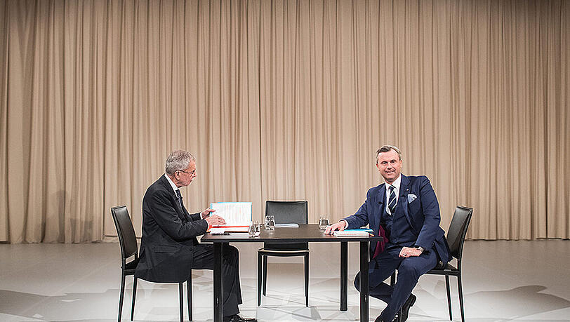 Trafen sich zur TV-Debatte: Alexander Van der Bellen (links) und Norbert Hofer (rechts). (Archivbild) Trafen sich zur TV-Debatte: Alexander Van der Bellen (links) und Norbert Hofer (rechts). (Archivbild)