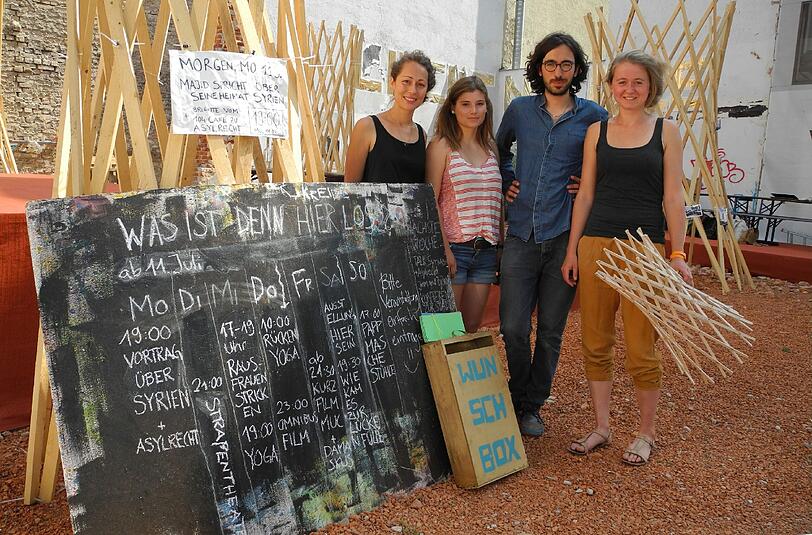 Das sind sie, die &bdquo;Lückenfüller&ldquo;: Maria Schlüter, Sophie Ramm, Nick Förster, Leila Unland (von links).