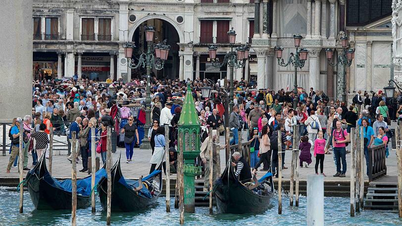 Seit Jahren schaut es in Venedig so aus: überall Touristen.