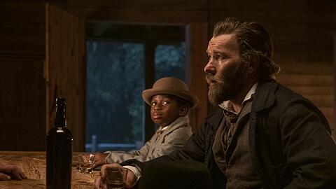 Der Mörder und sein ungleicher Handlanger: Ridgeway (Joel Edgerton rechts) und Homer (Chase W. Dillon).