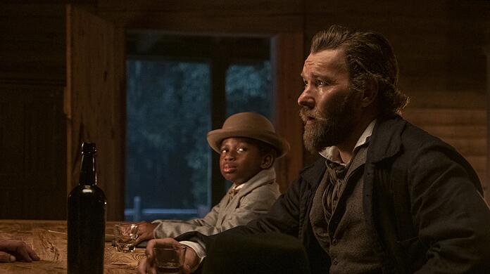 Der Mörder und sein ungleicher Handlanger: Ridgeway (Joel Edgerton rechts) und Homer (Chase W. Dillon).