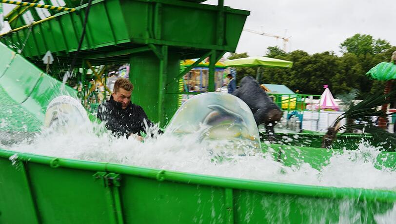 Wie beim Wildwasserrafting: Im Rio Rapidos wird man nass. Wie beim Wildwasserrafting: Im Rio Rapidos wird man nass.