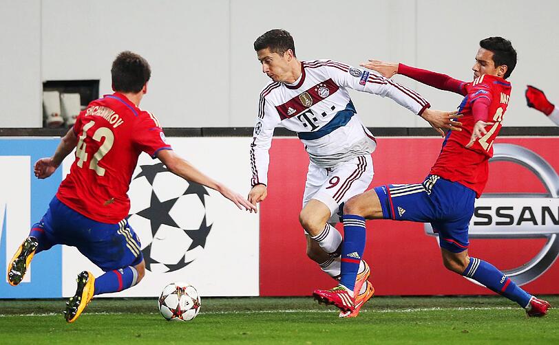 ROBERT LEWANDOWSKI: NOTE 4 
Vier Torschüsse, Passquote bei 77 Prozent. Aber doch wieder ohne den rechten Zug zum Tor. Nicht zwingend genug.