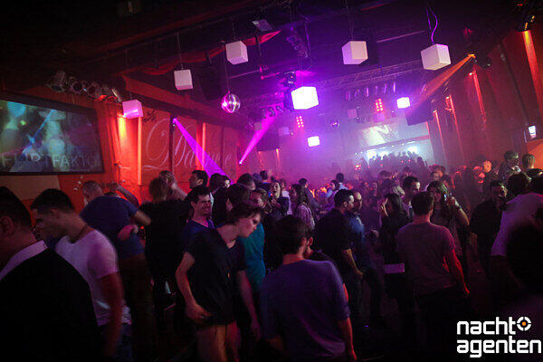 Die besten Party-Bilder vom Samstag. Hier in der Nachtgalerie.