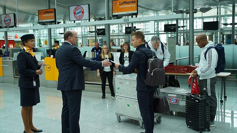 Die Bilder vom Abflug des FC Bayern.