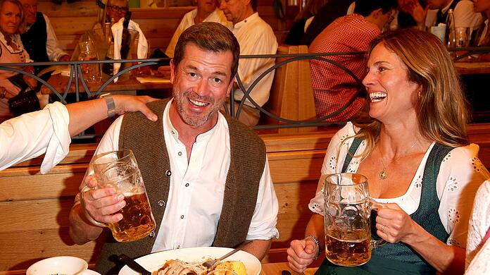 Karl-Theodor zu Guttenberg feierte am Montagabend auf dem Oktoberfest.
