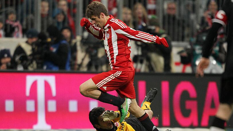 Bald in einem Klub? Thomas Müller und Oka Nikolov könnten beim LAFC gemeinsam arbeiten, nachdem sie sich in der Bundesliga zwischen 2009 und 2013 insgesamt fünfmal auf dem Platz gegenüberstanden (Archivbild vom 27.11.2010). Bald in einem Klub? Thomas Müller und Oka Nikolov könnten beim LAFC gemeinsam arbeiten, nachdem sie sich in der Bundesliga zwischen 2009 und 2013 insgesamt fünfmal auf dem Platz gegenüberstanden (Archivbild vom 27.11.2010).
