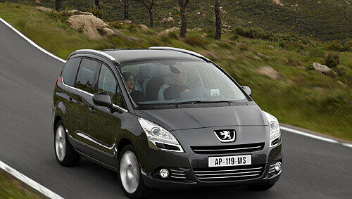 Der erste Komkatvan von Peugeot hört auf die Bezeichnung 5008. Der erste Komkatvan von Peugeot hört auf die Bezeichnung 5008.