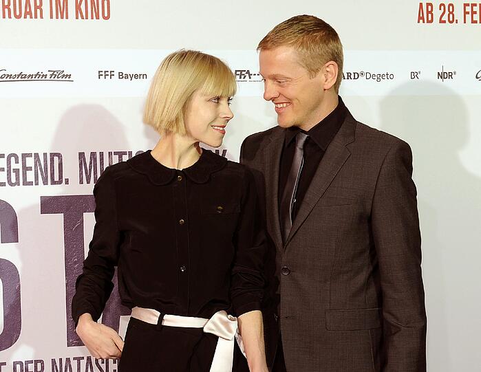 Die Schauspieler Antonia Campbell-Hughes und Thure Lindthardt