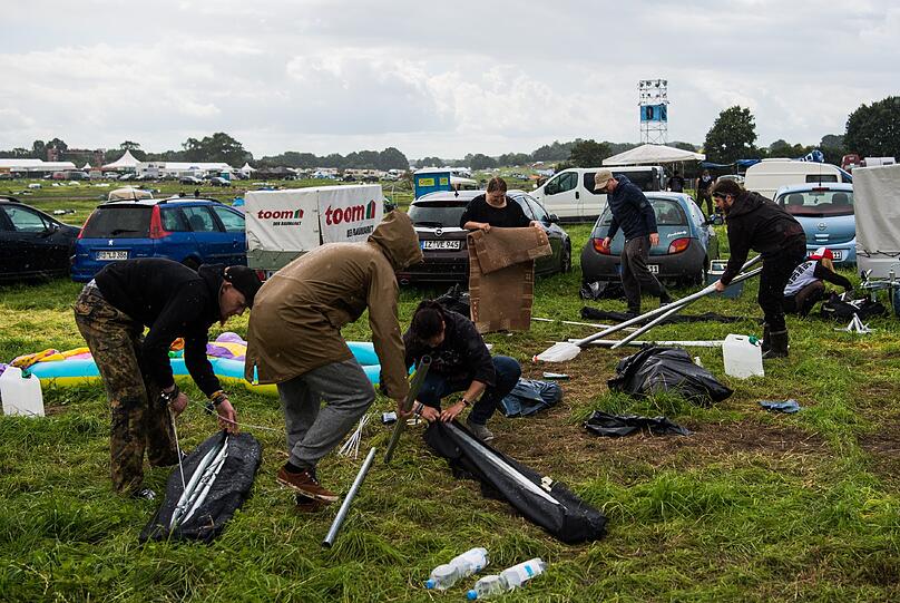 Die Metaler ziehen von dannen: Die Bilder vom Endspurt des "Wacken Open Air"-Festivals zum Durchklicken.