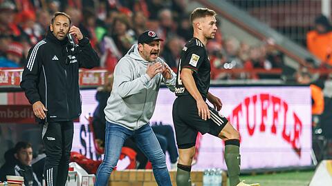 Baumgart (M.) ärgerte sich über die VAR-Entscheidung.