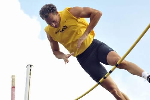 Deutschlands einziger 6-Meter-Springer: Tim Lobinger (36) konnte sich aber für die WM in Merlin nicht qualifizieren.