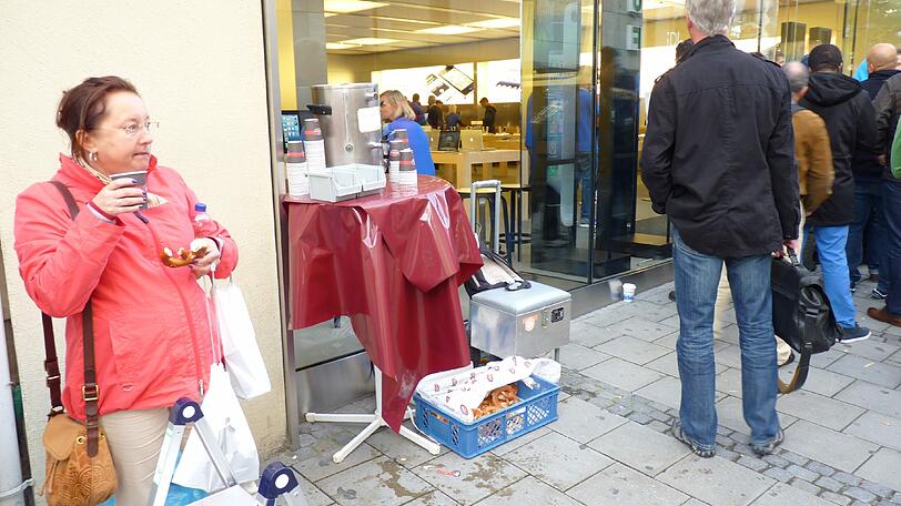 Verkaufsstart des iPhone 5 in München: Bilder vom Ansturm auf den Apple-Store in der Rosenstraße