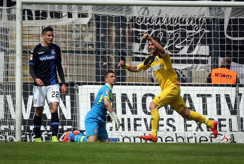 Abstand gewahrt: VfR Aalen holt einen Punkt im Abstiegskampf, durch einen Treffer von Löwen-Leihgabe Markus Steinhöfer, während St. Pauli 1:2 in Heidenheim verliert.