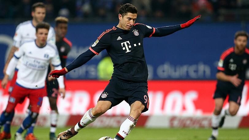 Trifft vom Punkt: Robert Lewandowski. Trifft vom Punkt: Robert Lewandowski.