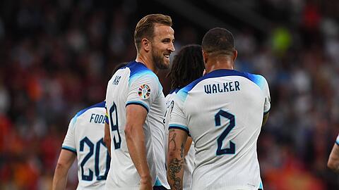 Die zwei großen Transferziele des FC Bayern diesen Sommer: Harry Kane (l.) und Kyle Walker (r.).