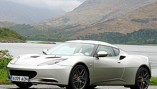 Ganz schön flach: der Lotus Evora. Ganz schön flach: der Lotus Evora.