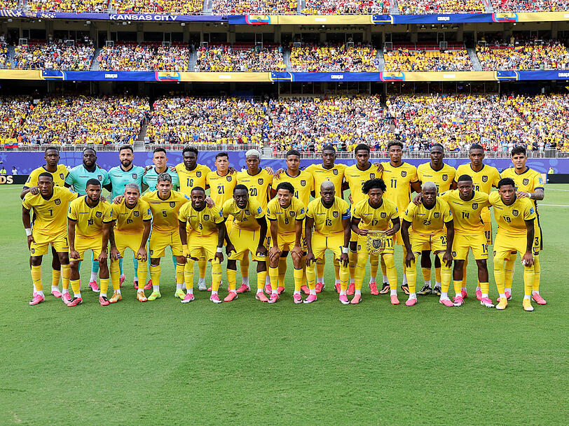 Ecuadors Nationalmannschaft vor dem Spiel gegen Cura&ccedil;ao.