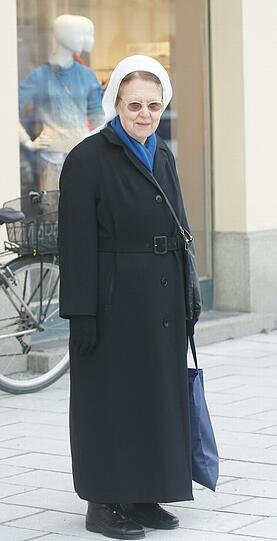 Dasein für Andere: Schwester Coletta (78), Vinzentinerin: &bdquo;Den letzten Tag würde ich so verbringen wie immer. Im Gebet, mit einem Gottesdienst und als Seelsorgerin im Klinikum Josephinum. Dort betreue ich mit zwei Schwestern die Kranken und stehe ihnen bei. Ich selber habe mich ein Leben lang vorbereitet auf den Himmel und die Ewigkeit.&ldquo;