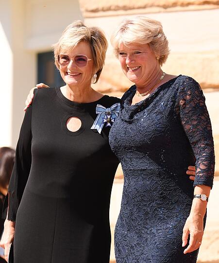 Gloria von Thurn und Taxis (l.) kommt mit Monika Grütters, Beauftragte der Bundesregierung für Kultur und Medien.