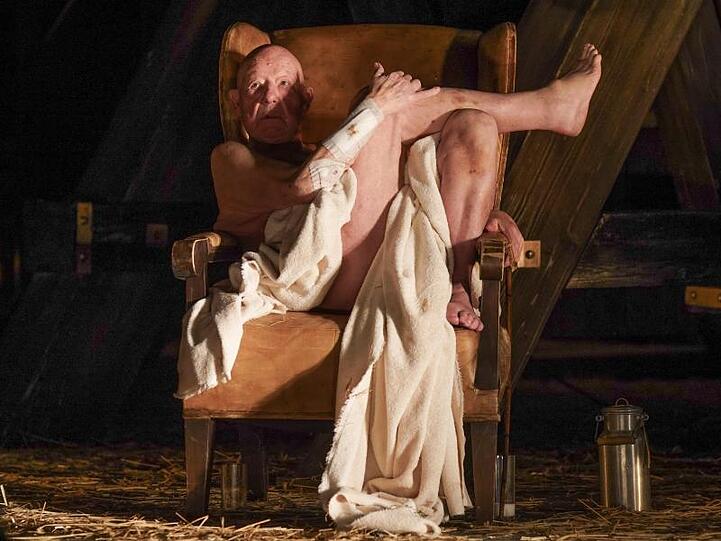 Jürgen Holtz 2019 bei einer Fotoprobe des Theaterstücks "Galileo Galilei - Das Theater und die Pest" am Berliner Ensemble.