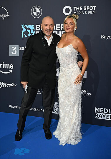 TV Star Evelyn Burdecki und Ski-Legende Christian Neureuther beim „Blauen Panther“ am Mittwoch.