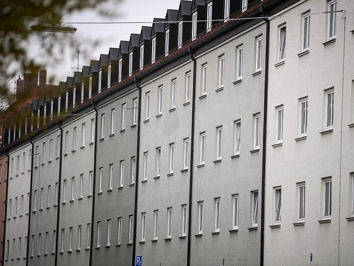 Eine Wohnanlage im Stadtteil Schwabing in München. Foto: Sina Schuldt/dpa/Archivbild