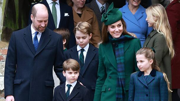Prinz William (l.) möchte, dass sich seine drei Kinder bestmöglich auf ihre Zukunft in der Monarchie vorbereitet fühlen. Prinz William (l.) möchte, dass sich seine drei Kinder bestmöglich auf ihre Zukunft in der Monarchie vorbereitet fühlen.
