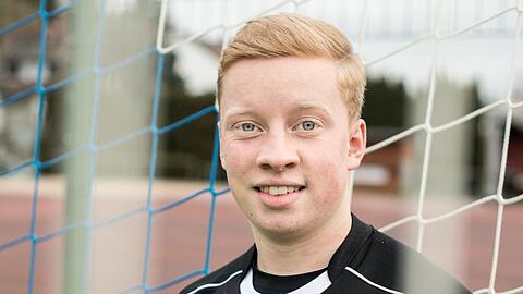 Schiedsrichter Simon Henninger pfeift in der siebten Liga: Für 30 Euro pro Partie, plus Fahrtgeld.