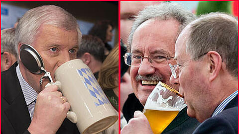Horst Seehofer nimmt einen kräftigen Schluck aus dem Bierkrug, Münchens OB Christian Ude ist mit Peer Steinbrück in Vilshofen: Das Duell beim Politischen Aschermittwoch