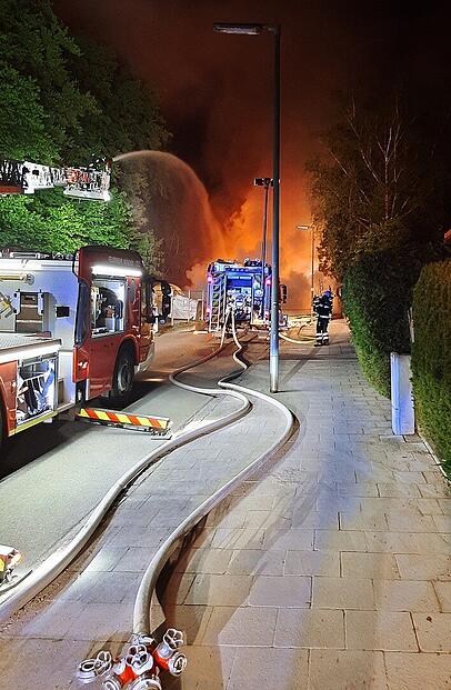 Brandstiftung? 26 Kabeltrommeln brannten im Mai auf einer Baustelle in Harlaching.