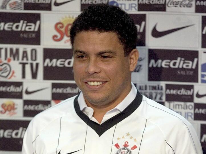 Starfußballer Ronaldo hat eine Tochter bekommen.