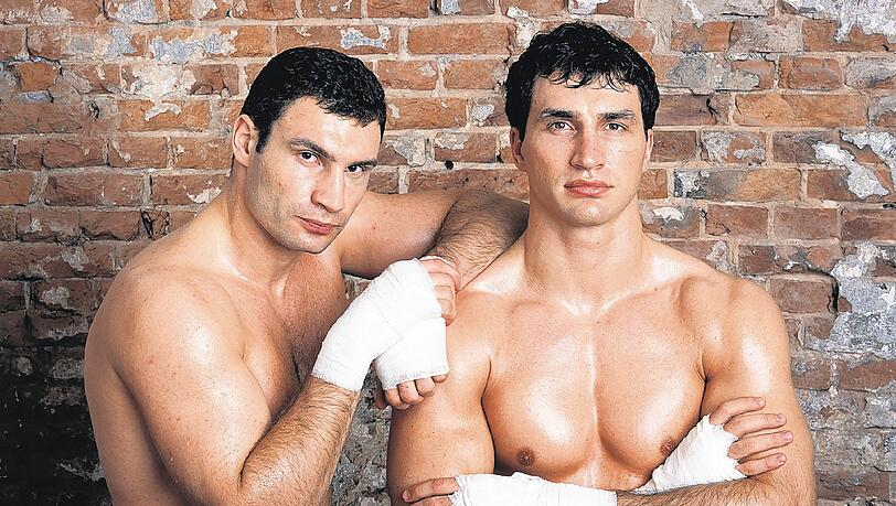 „Sie sind gut für das Schwergewicht. Sie können boxen und sehen auch gut aus“: Vitali Klitschko (l.) und sein Bruder Wladimir genießen Maskes Hochachtung. „Sie sind gut für das Schwergewicht. Sie können boxen und sehen auch gut aus“: Vitali Klitschko (l.) und sein Bruder Wladimir genießen Maskes Hochachtung.