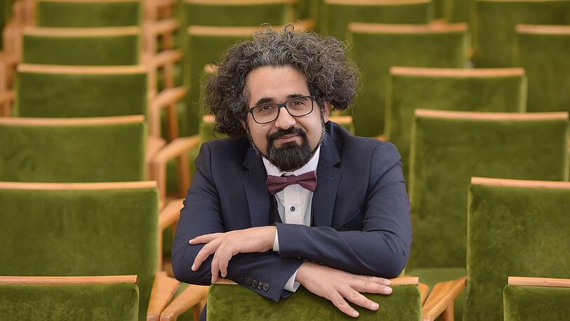 Vom "Spiegel" wurde er als "Wunderkind" bezeichnet: Ahmad Milad Karimi, der mit 30 Jahren eine Neuübersetzung des Korans vorlegte, die bei Herder erschienen ist.