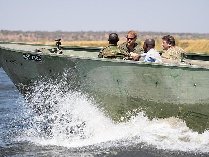 Prinz Harry hat sich einer Patrouille zur Bekämpfung der Wilderei angeschlossen.