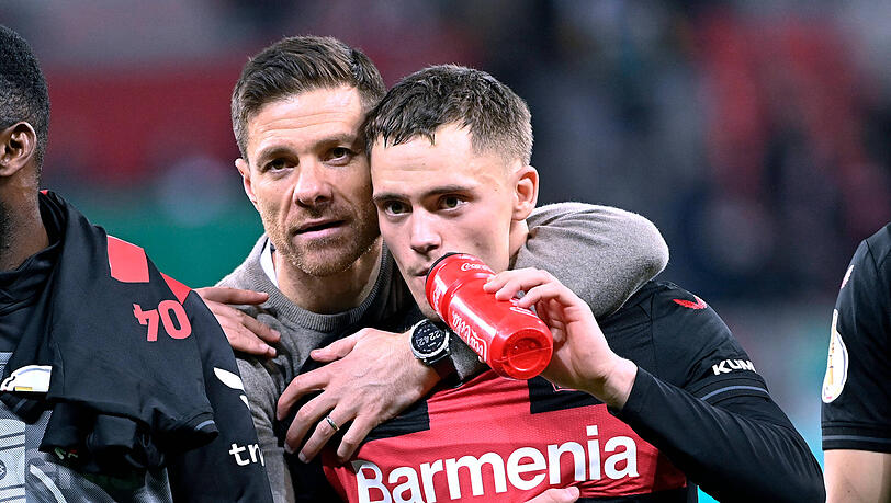 Anspannung? Endspielstimmung? Trotz der Vorzeichen wirkte Xabi Alonso (l.) vor der Partie gegen den FC Bayern gewohnt abgeklärt. Anspannung? Endspielstimmung? Trotz der Vorzeichen wirkte Xabi Alonso (l.) vor der Partie gegen den FC Bayern gewohnt abgeklärt.