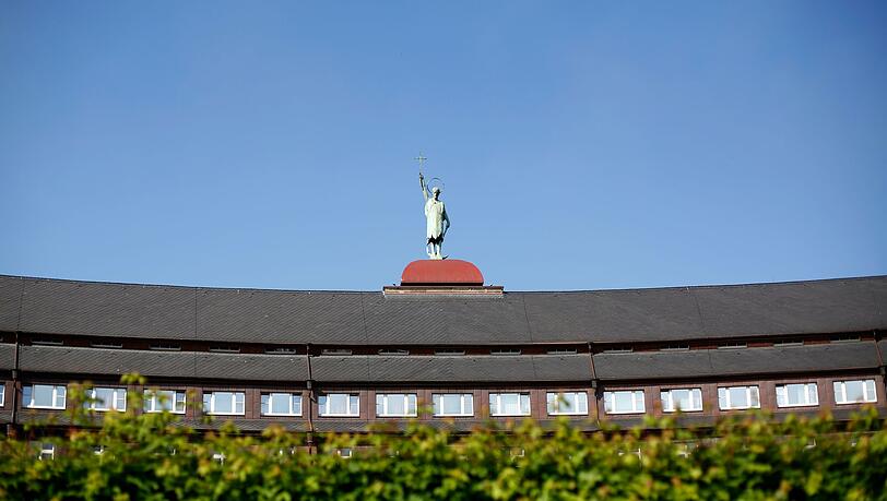 Ein Baby, das in der Helios St. Johannes Klinik behandelt wurde, wurde vermisst. (Symbolbild) Ein Baby, das in der Helios St. Johannes Klinik behandelt wurde, wurde vermisst. (Symbolbild)